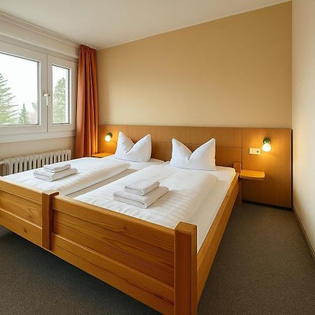 Hotel Am Laerchenberg I Fruehstueck, Wlan, Parkplatz Schirgiswalde-Kirschau Eksteriør billede