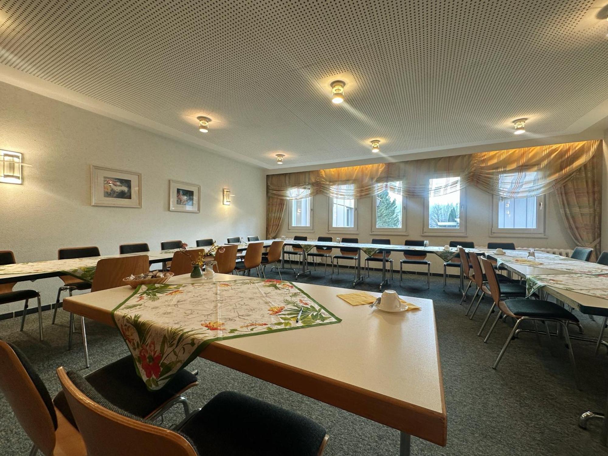 Hotel Am Laerchenberg I Fruehstueck, Wlan, Parkplatz Schirgiswalde-Kirschau Eksteriør billede