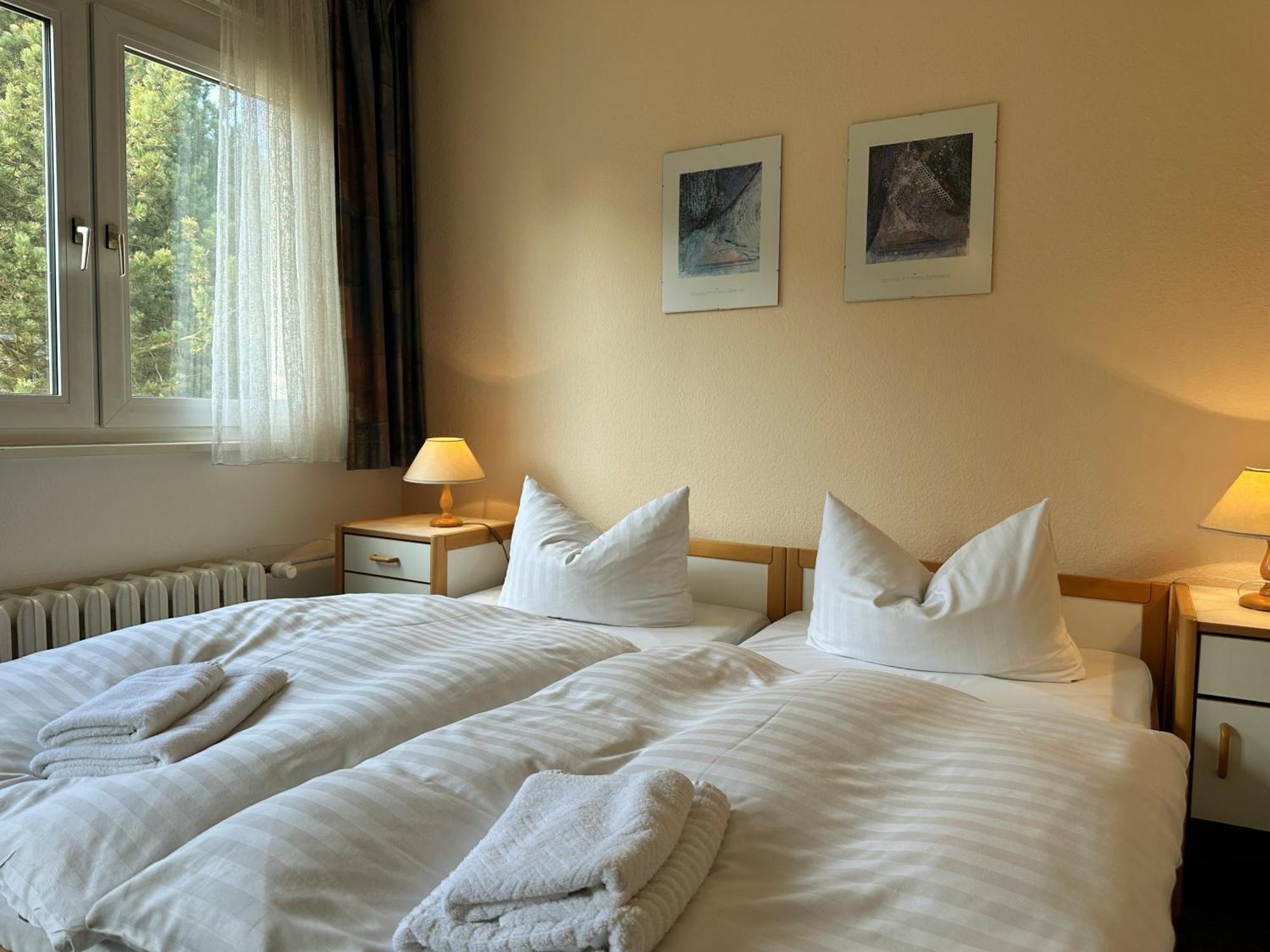 Hotel Am Laerchenberg I Fruehstueck, Wlan, Parkplatz Schirgiswalde-Kirschau Eksteriør billede
